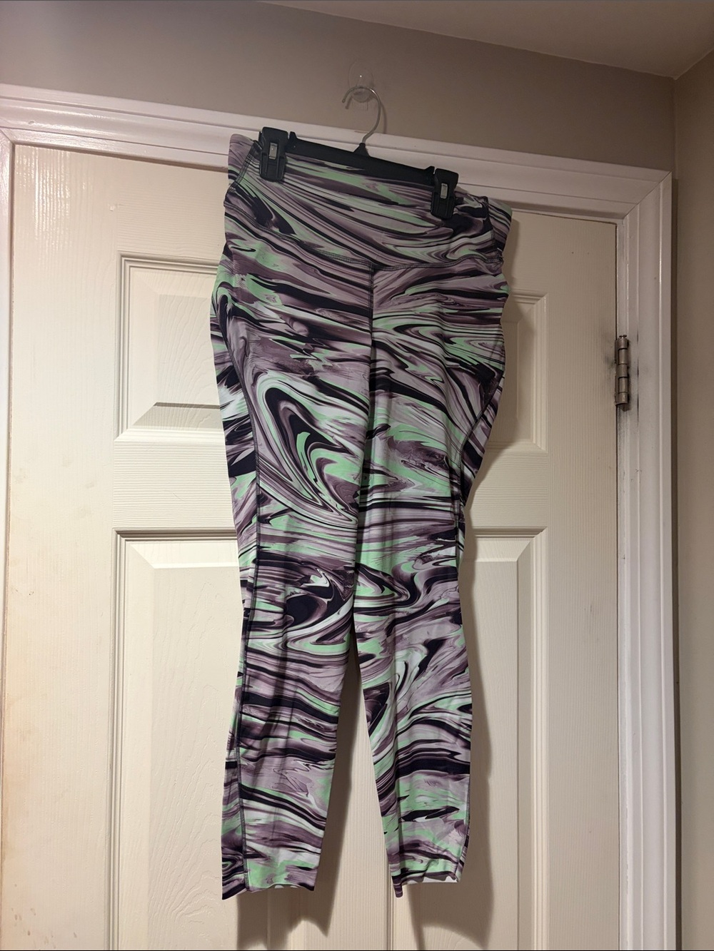 lululemon athletica 25" inseam Leggings in Black Marble-Print 10
